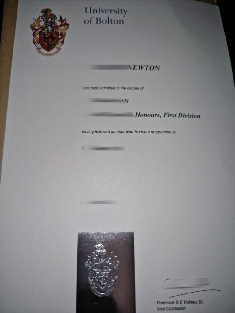 制作英国波尔顿大学高仿毕业证|办理University of Bolton文凭,英国教育部认证,购买波尔顿大学毕业证书成绩单,英国留信认证