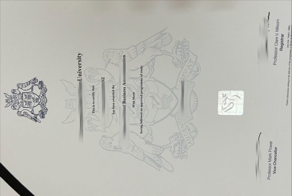 最新利物浦约翰摩尔大学毕业证照片|英国LJMU留信文凭 英国利物浦约翰摩尔大学学位证书案例图，快速补办利物浦约翰摩尔大学毕业证成绩单等独家渠道