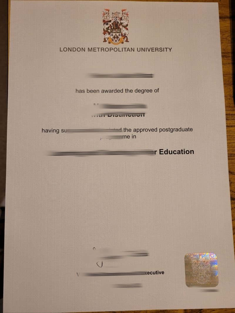英国伦敦都市大学本科毕业证书实拍图，遗失英国伦敦都市大学文凭证书怎么办？快速补办伦敦城市大学学位证成绩单