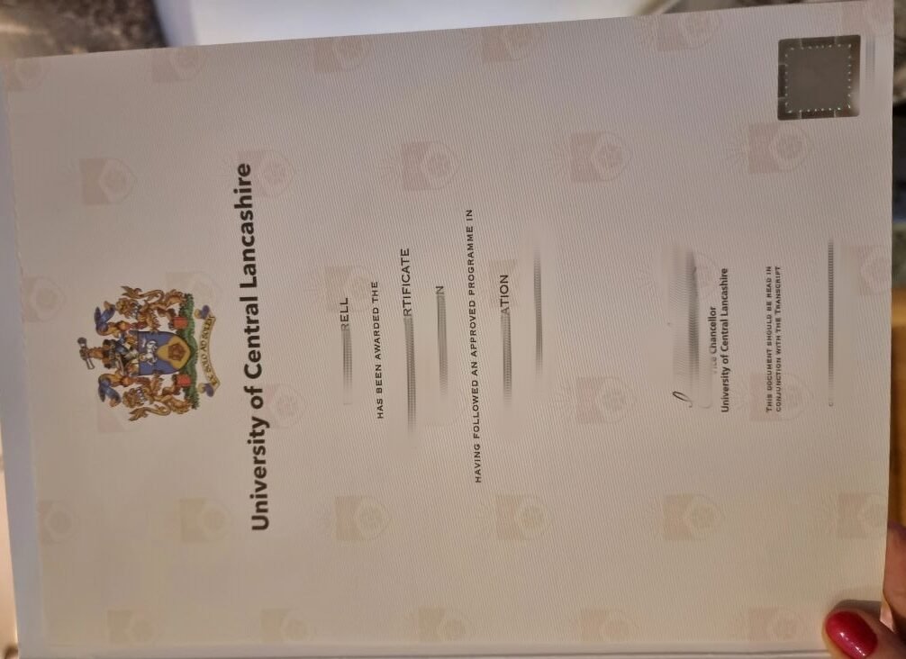 购买中央兰开夏大学毕业证样板，办理UCLan学位证书